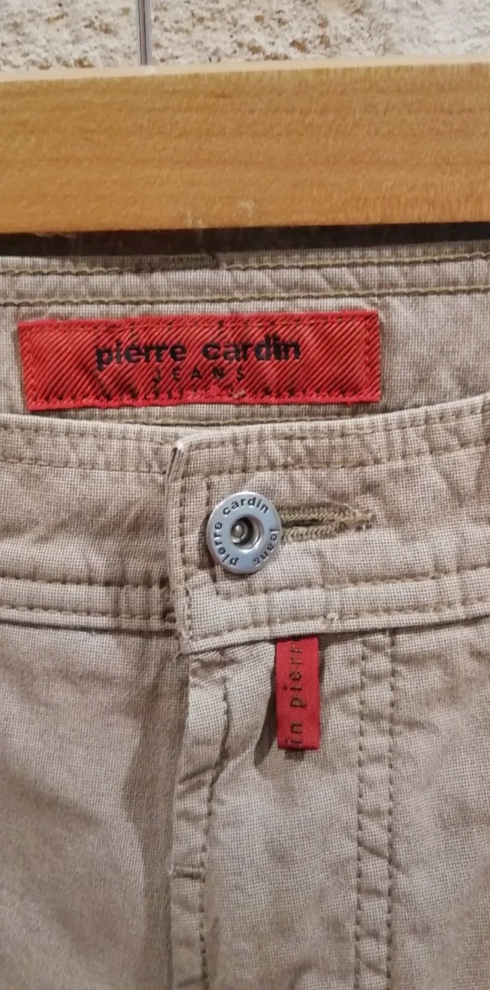 Beżowe spodnie prosta nogawka Pierre Cardin Jeans