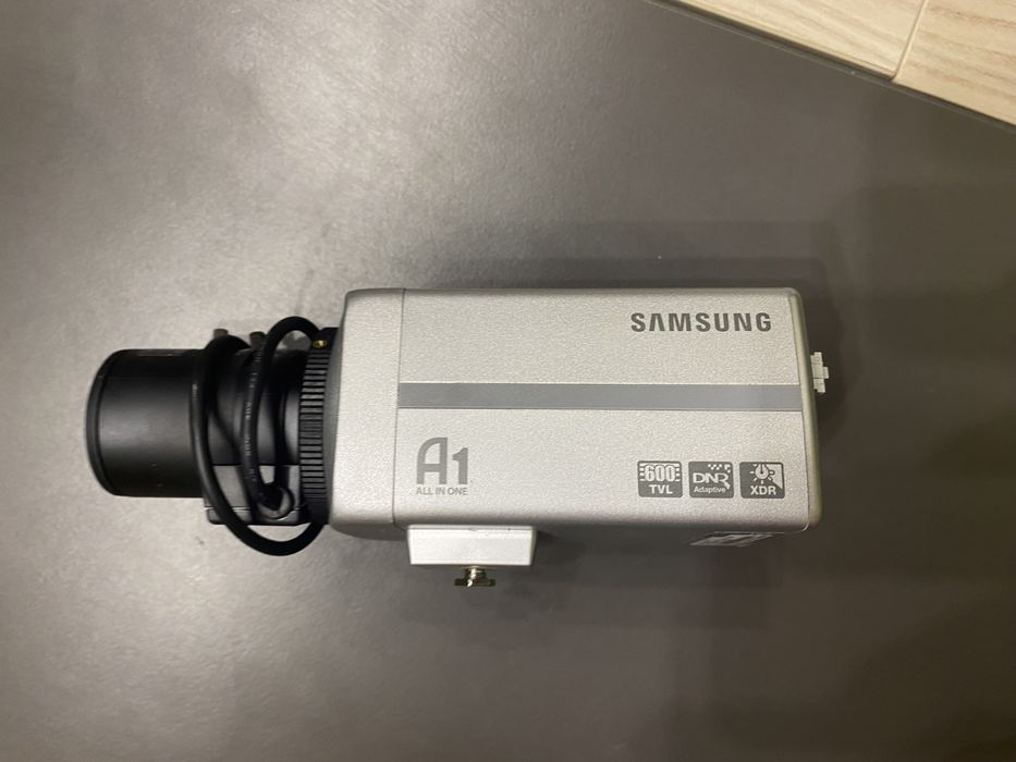 Kamery Samsung SCC-B2033