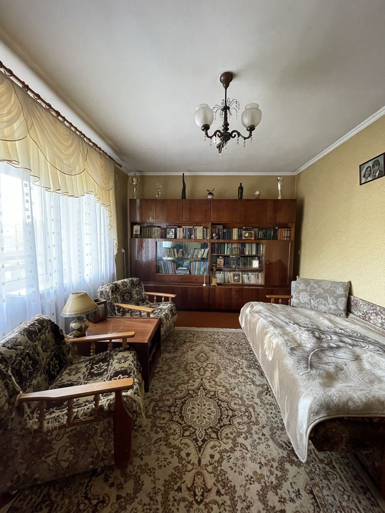Продається гарний будинок смт.Глибока