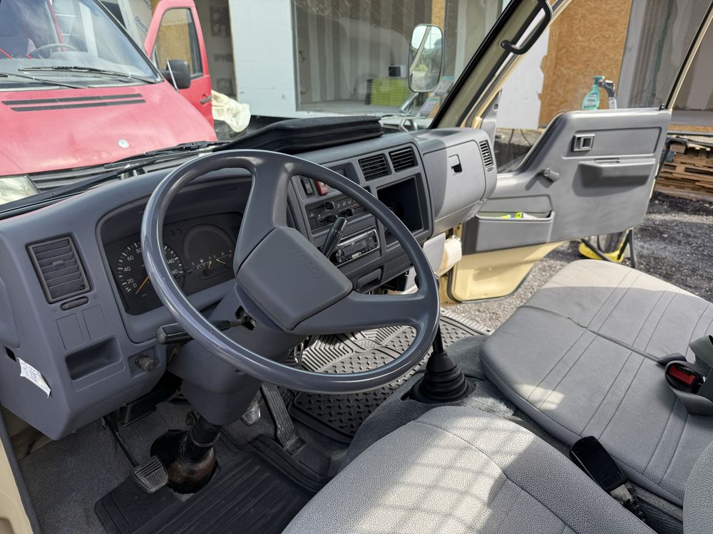 Toyota Dyna tribasculante