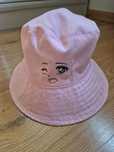 Dwustronna czapka bucket hat anime Cropp