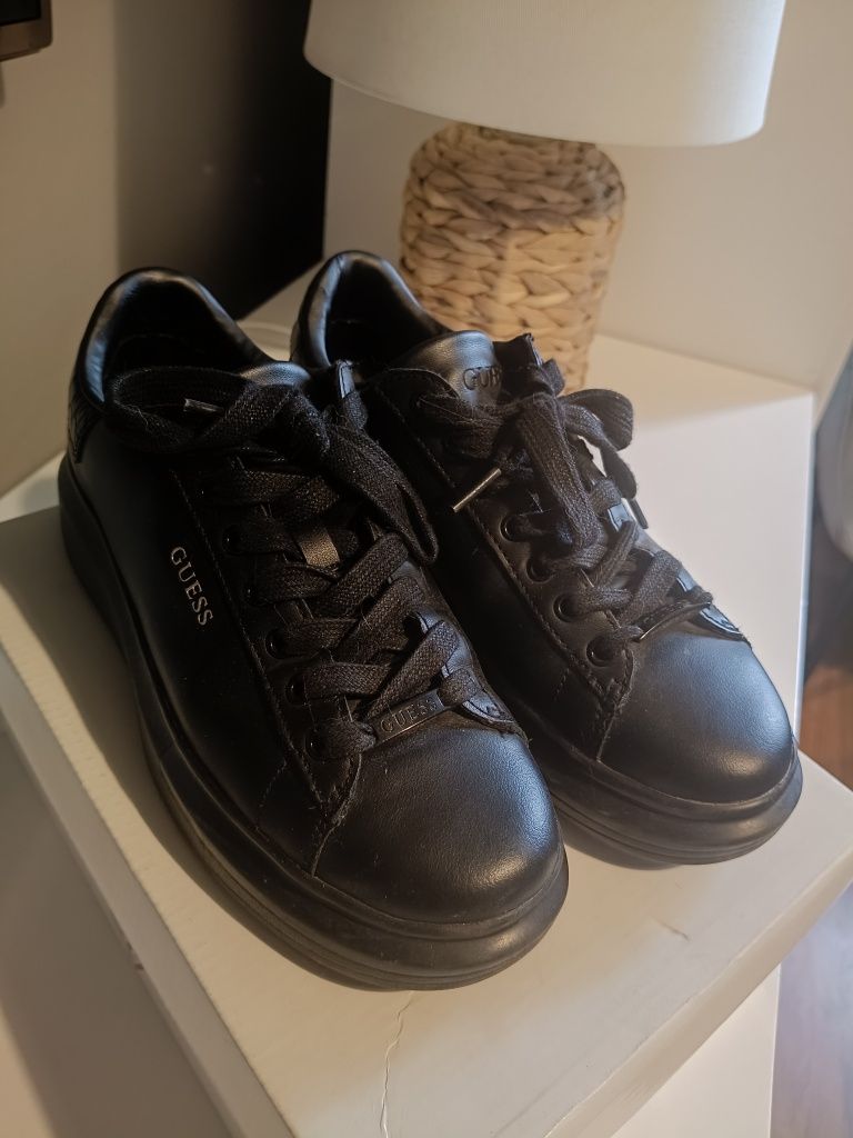 Buty Guess rozmiar 37