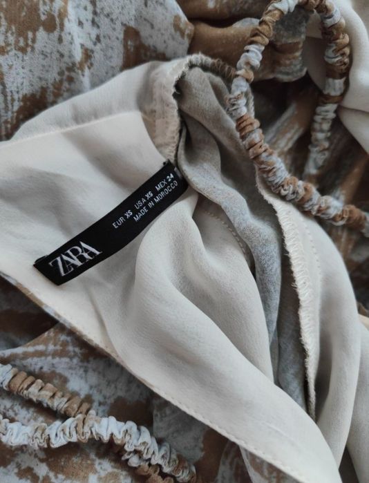 Zwiewna długa Sukienka z wycięciami i ozdobnymi plecami Zara xS