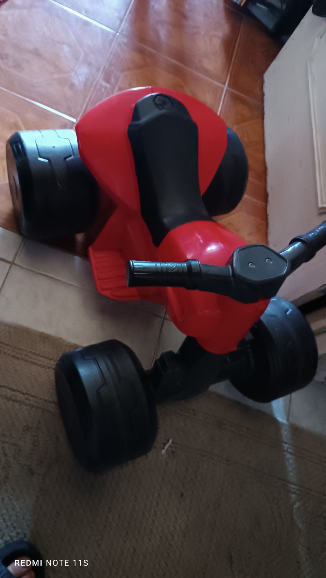 Moto 4 elétrica para criança