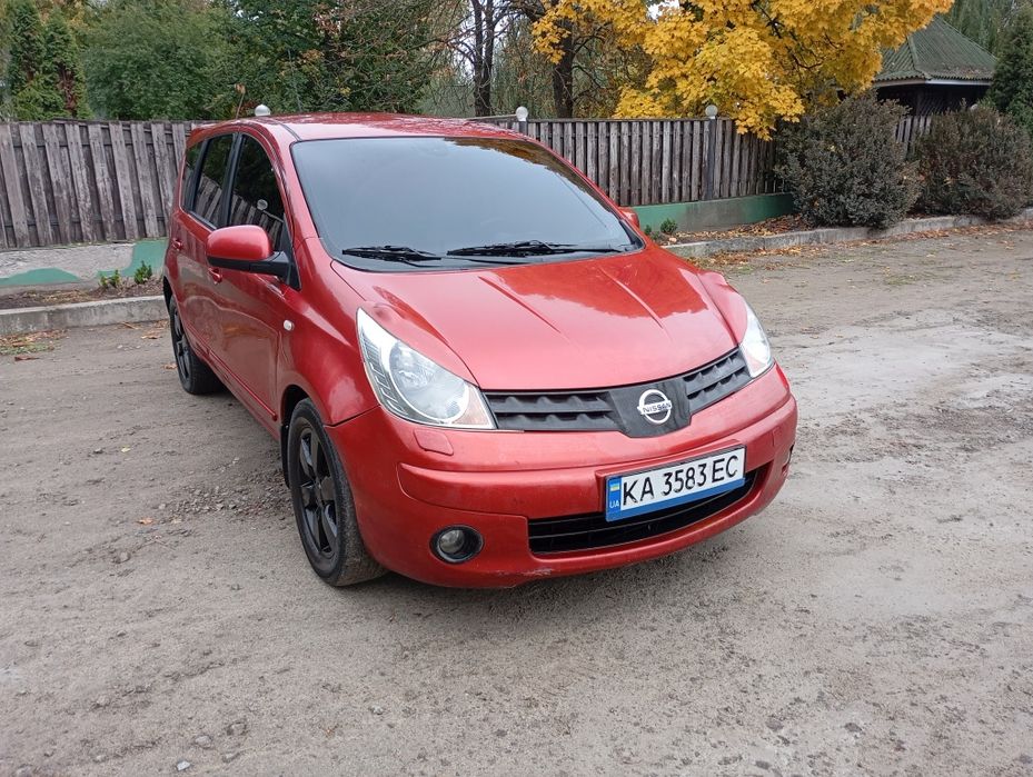 Nissan note 1.6 на автоматі