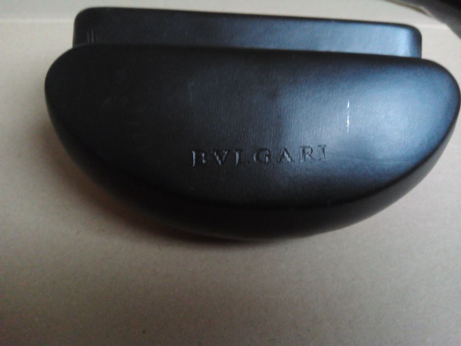 Etui na okulary BVLGARI.