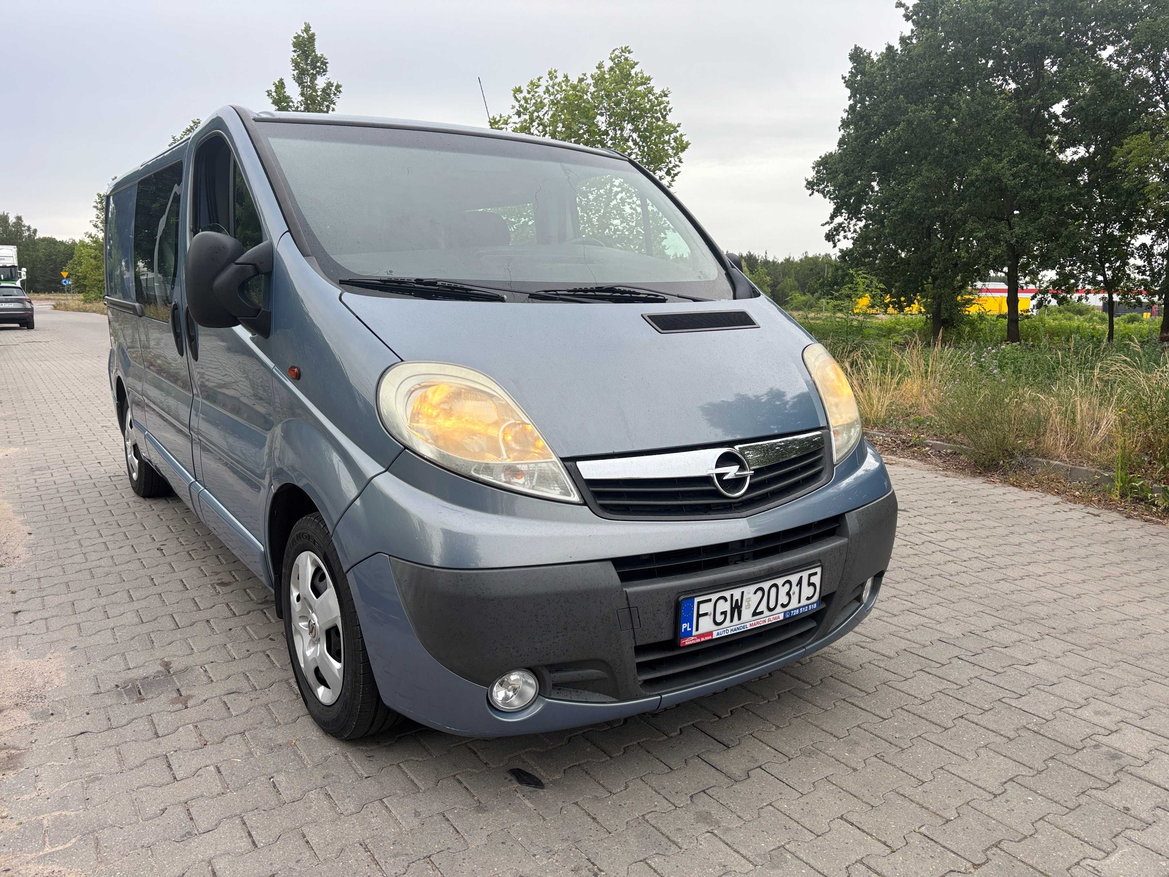 Opel Vivaro L2H1, 2.0 benzyna/gaz, wersja 5-osobowa, hak, klimatyzacja