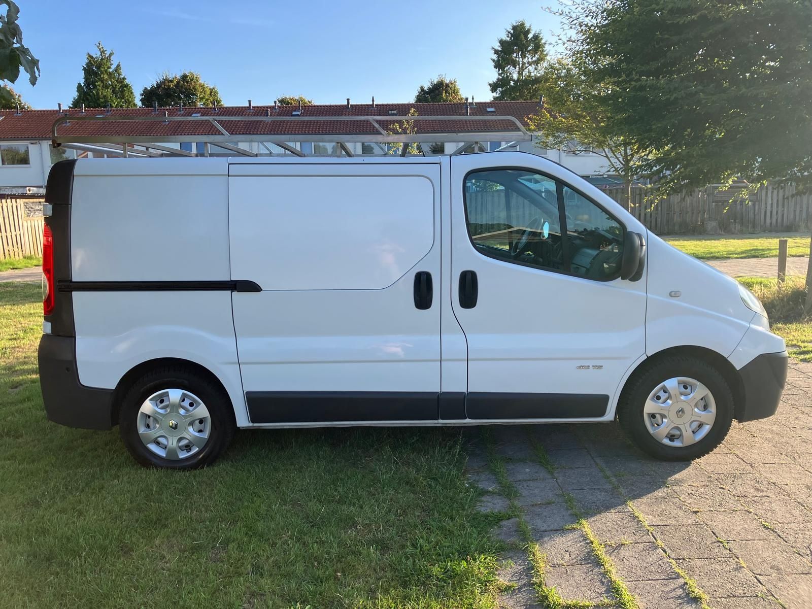 Sprzedam Renault Trafic 2.0 dCi 2011 r. L1h1 231 tys. km
