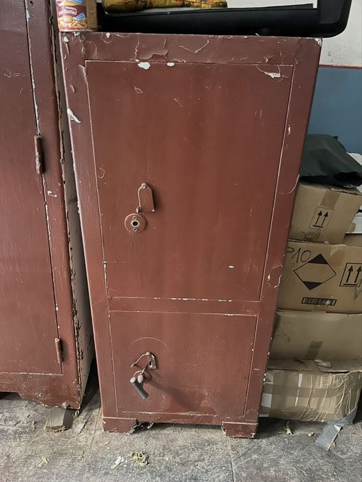 Металеві сейфи б/у