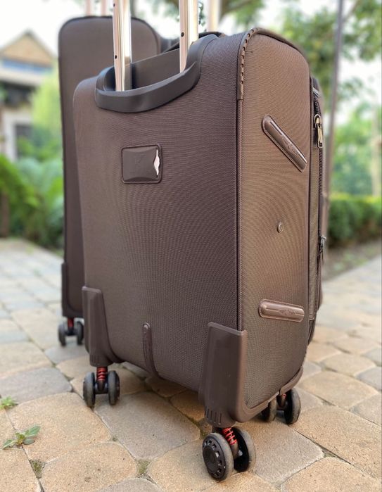 Чемодан .Валіза  Three Birds. В наявності всі розміри і кольори