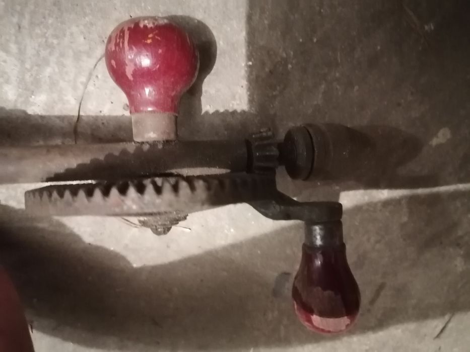 Zabytkowe wkrętarki ręczne