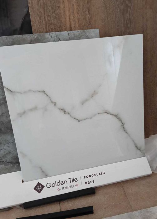 Белая Глянцевая Плитка под Мрамор На пол и Стены CARRARA 60х60 см