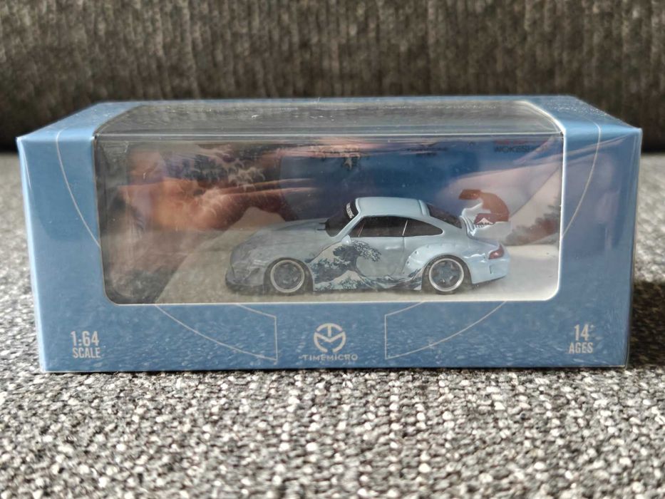 TimeMicro 1:64 Porsche 930 RWB Kanagawa Surfing z figurką NOWY folia