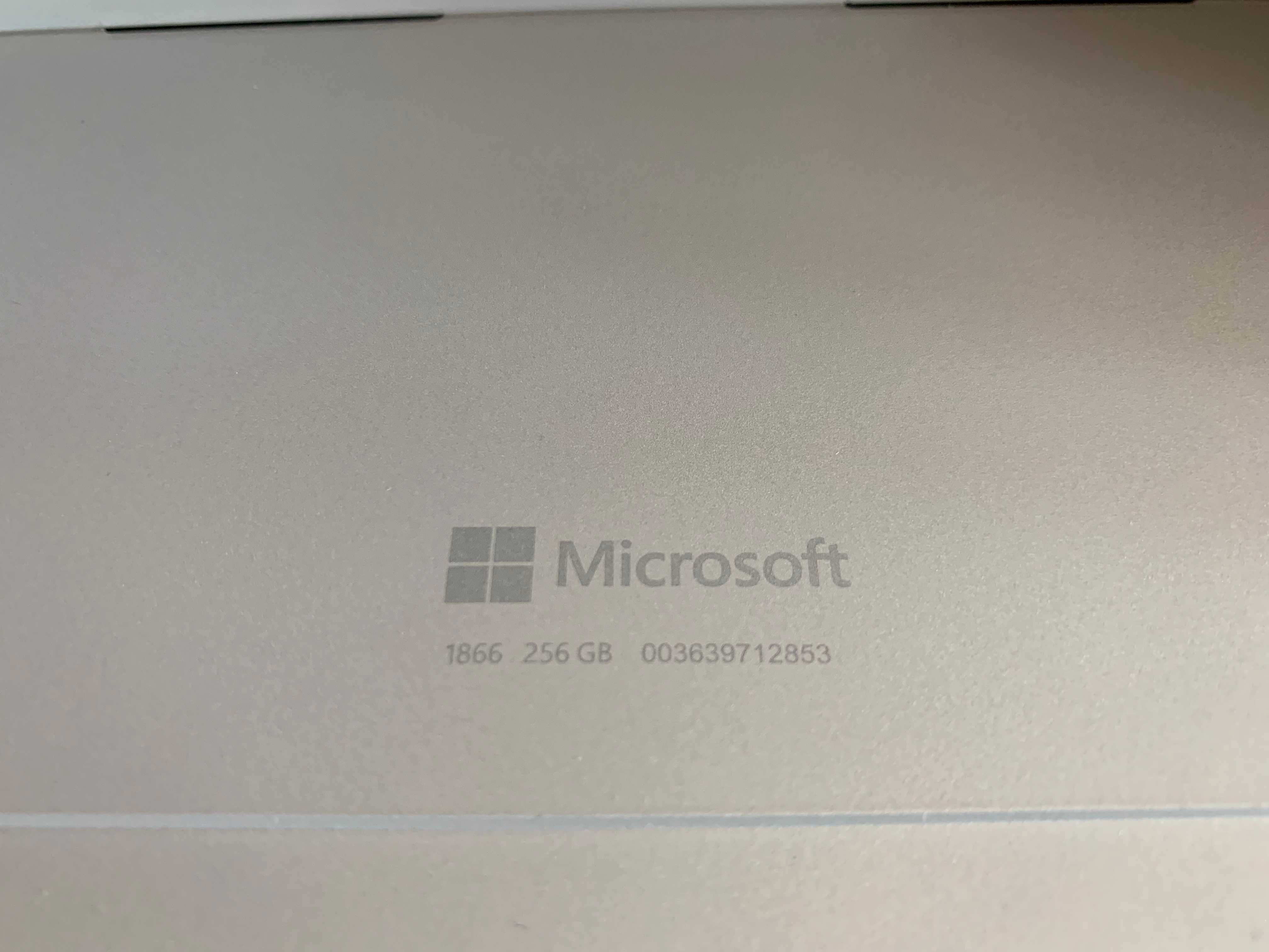 Microsoft Surface Pro 7 (Intel Core i5, 16GB RAM, 256GB) + Type Cover
