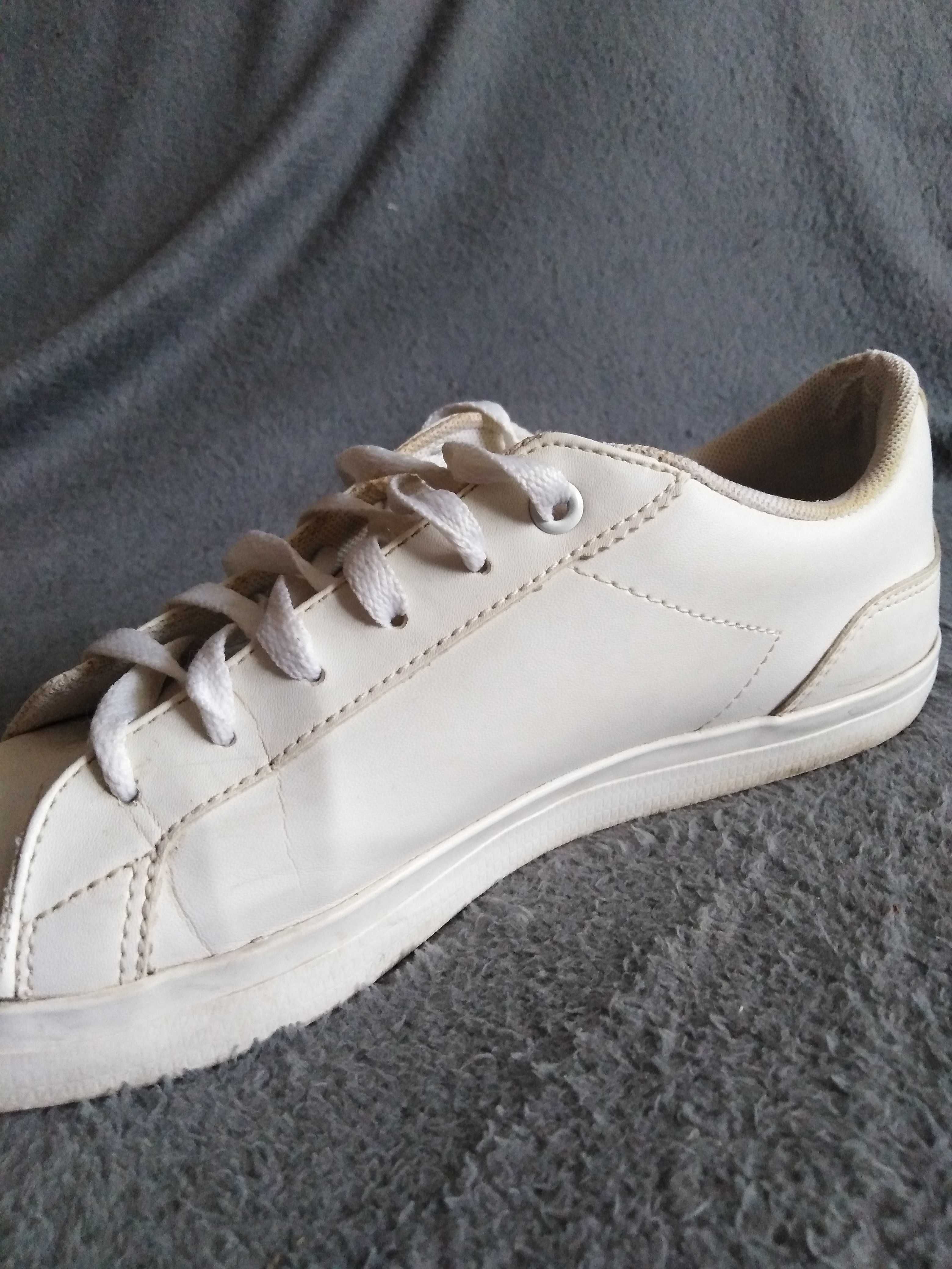 LACOSTE snickersy damskie. 36.