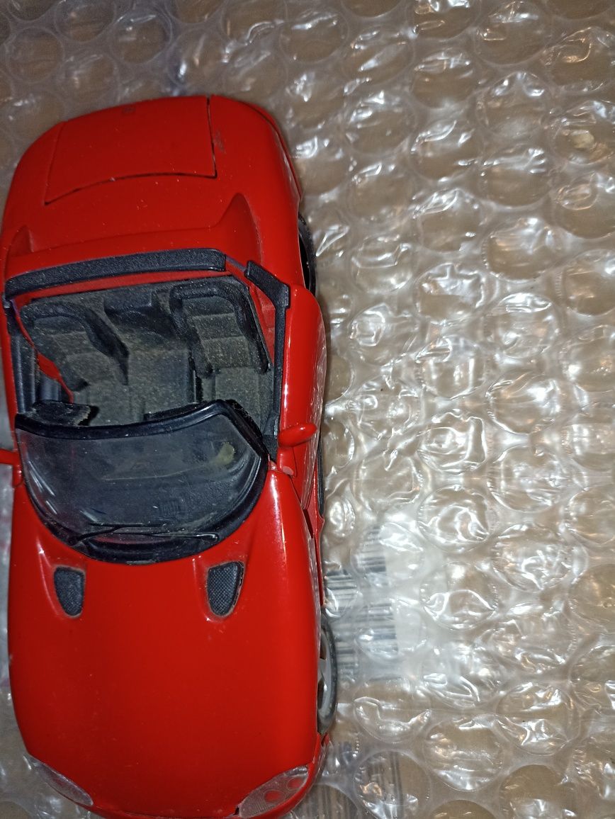 Model kultowego samochodu Dodge Viper  Majsto 1:24