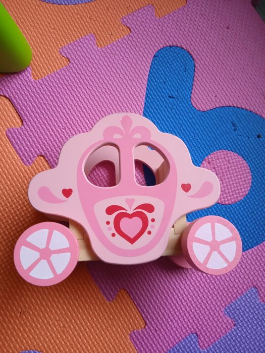 Деревянная карета игрушка