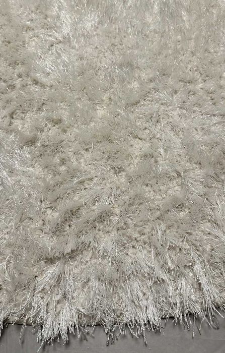 Round Fluffy Rug – Almost New, Carpet