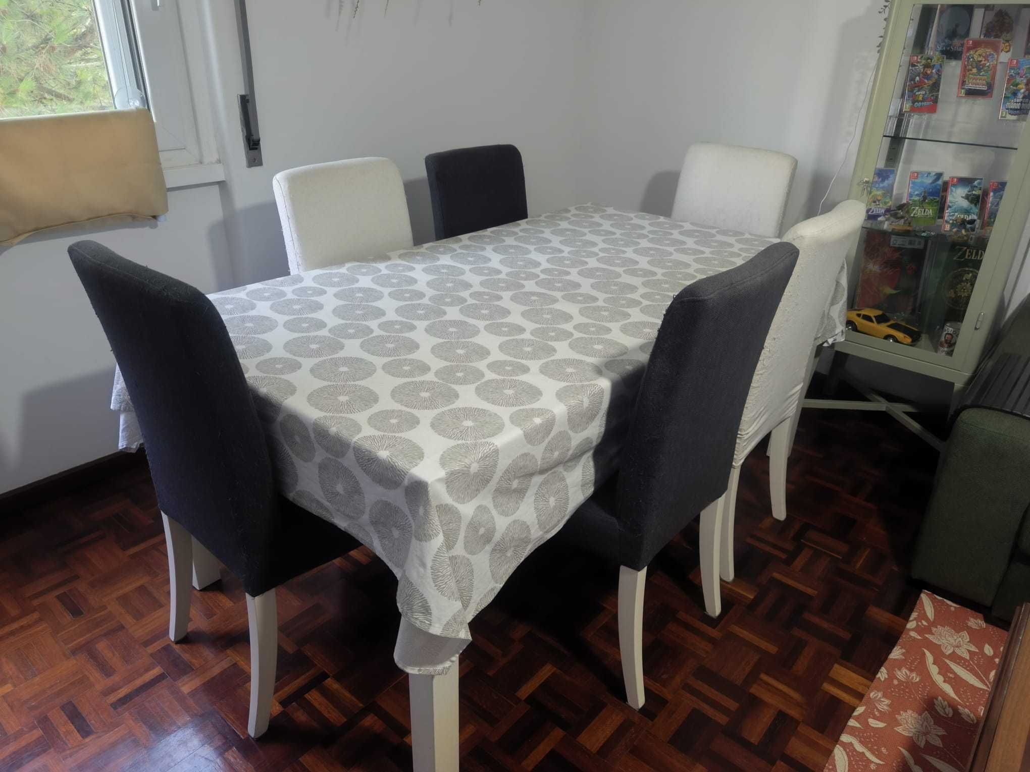 Mesa de jantar extensível IKEA - como nova!
