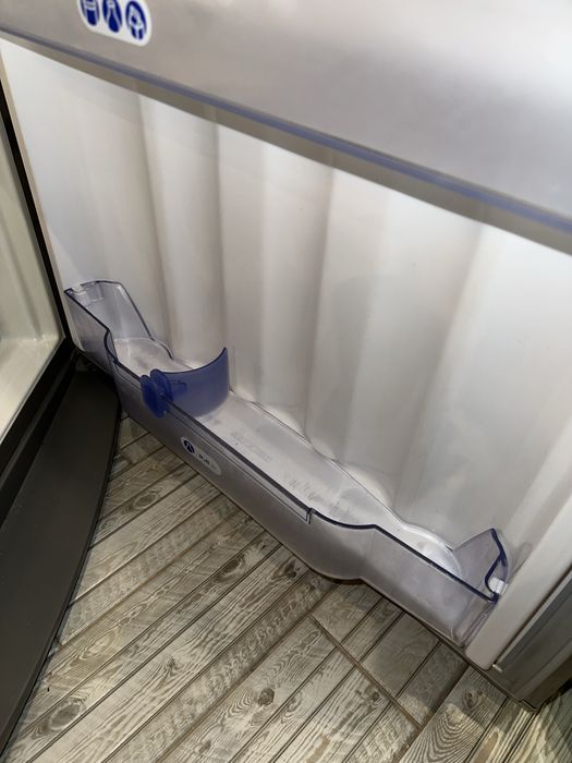 Холодильник Whirlpool ARC 4138IX