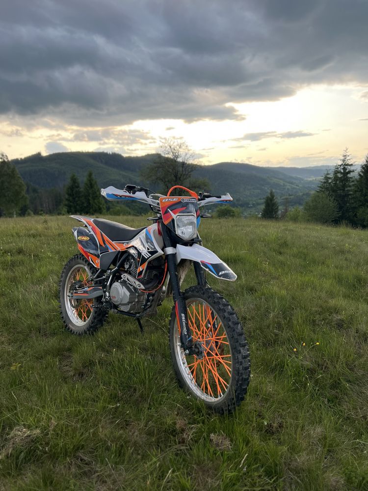 Продам BSE J3 endyro. 300