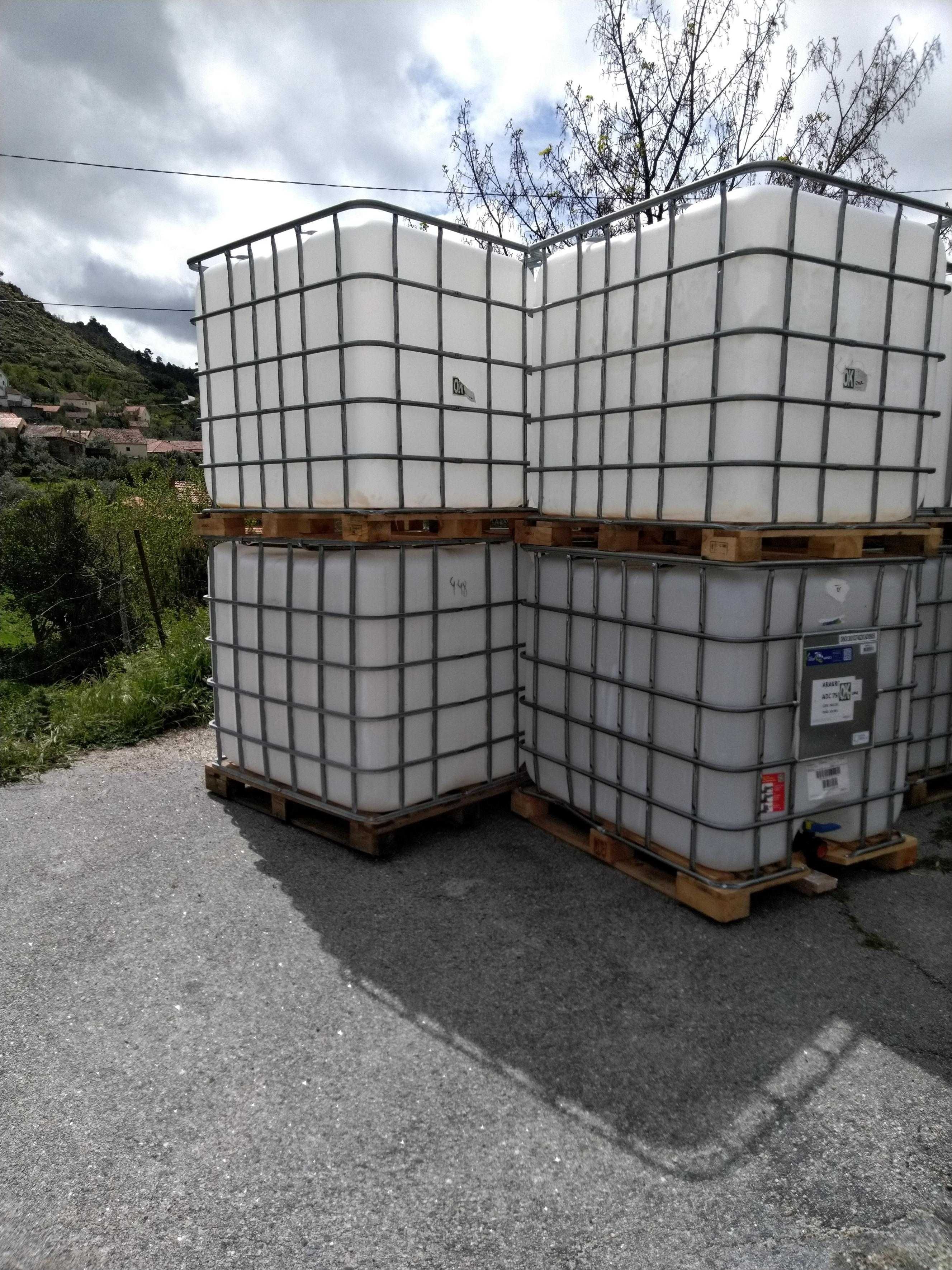 Depósitos, potes reservatórios de 1000L
