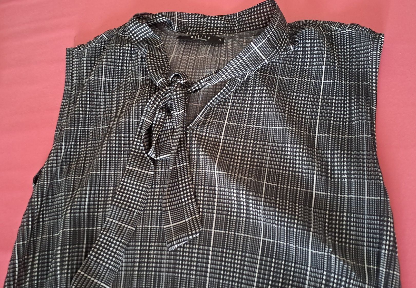 Sukienka Mochito R:XL, podszewka, piękne plisowana