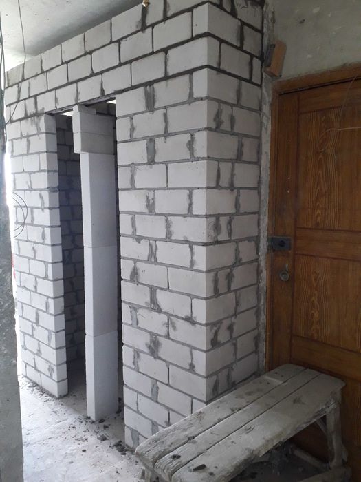 Кладка перегородок из кирпича, газоблока, шлакоблока