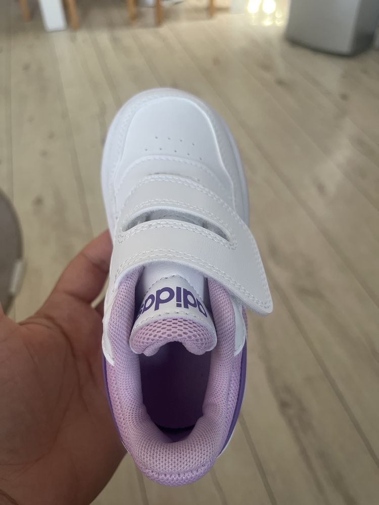Buty adidas dla sziewczynki 26