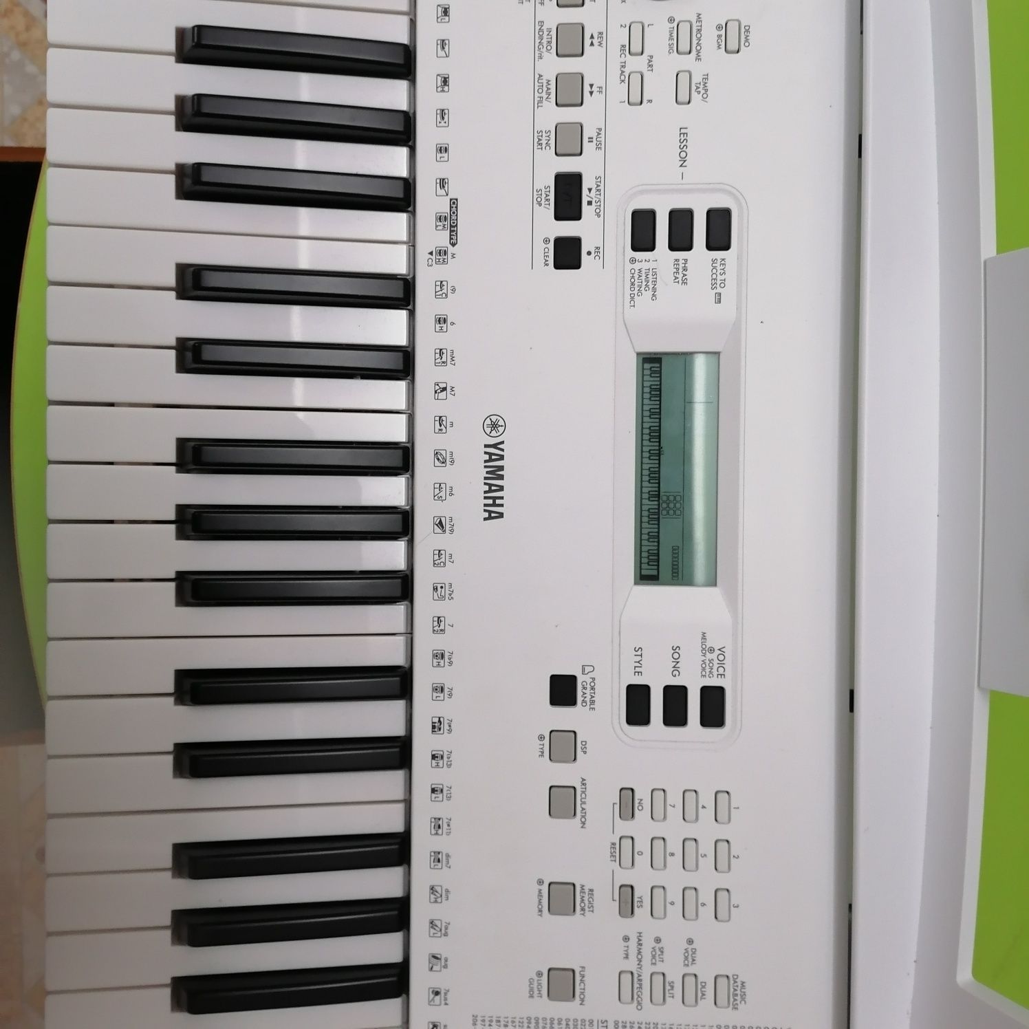 Piano Yamaha ez300