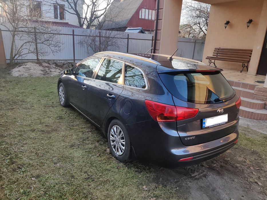 Продам автомобіль KIA cee'd 1,6 рік випуску 2016 универсал