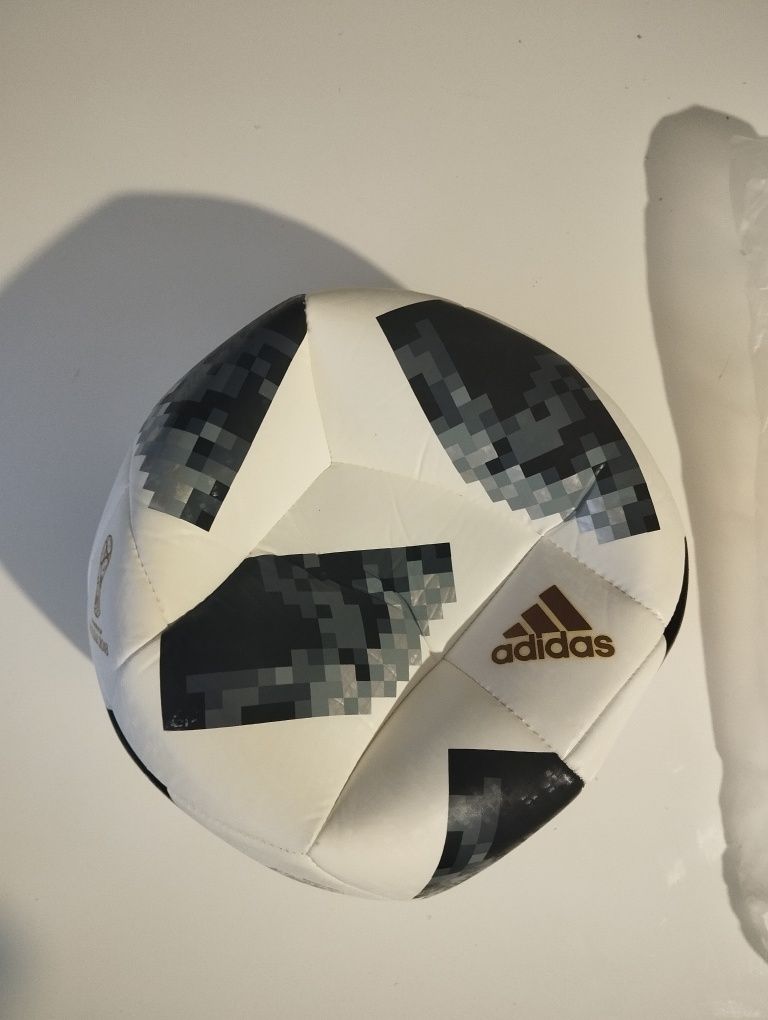 Piłka do piłki nożnej addidas worldcup 2018 Russia