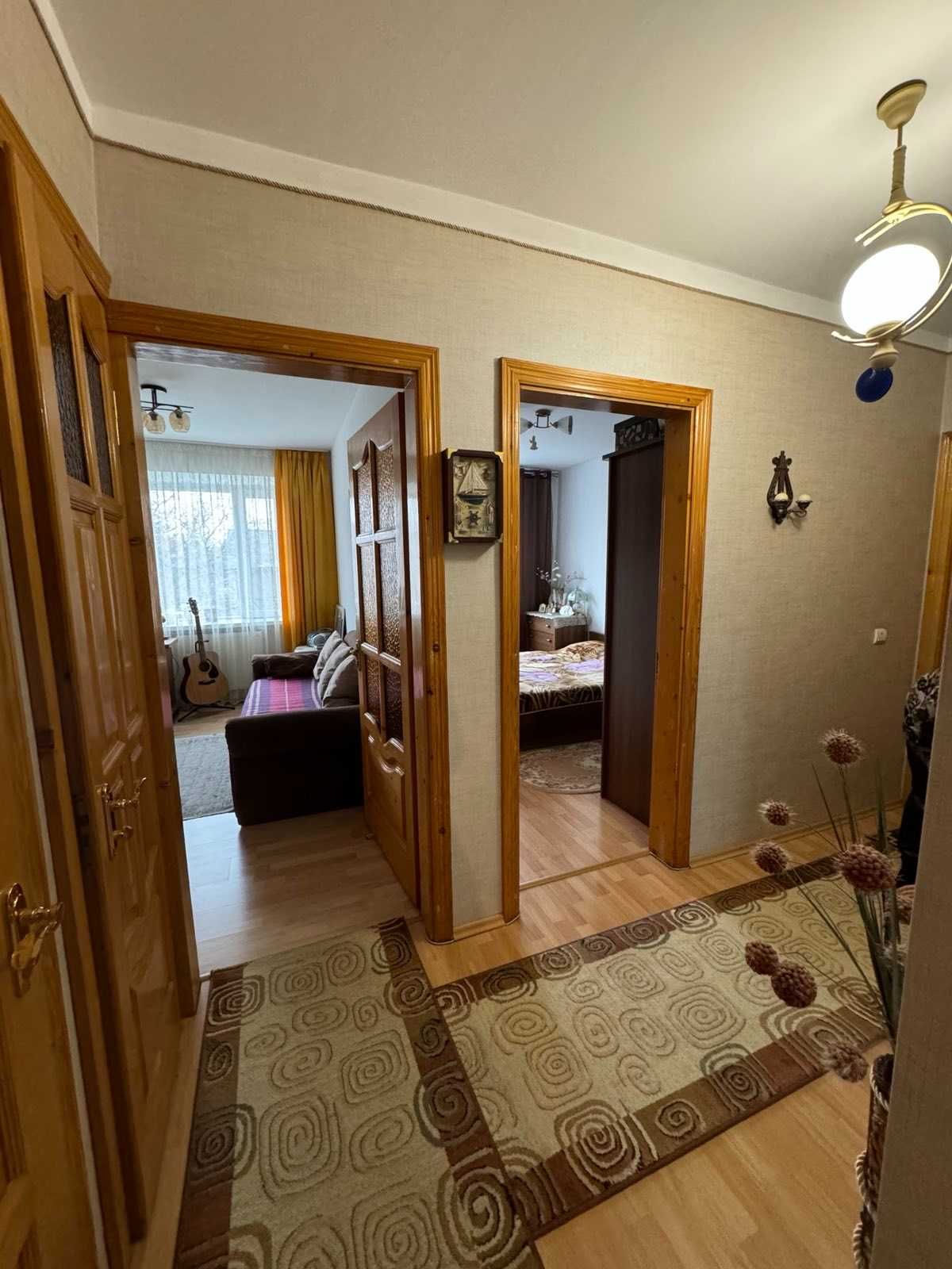Продається простора 3-х кімнатна квартира в м. Дрогобич!