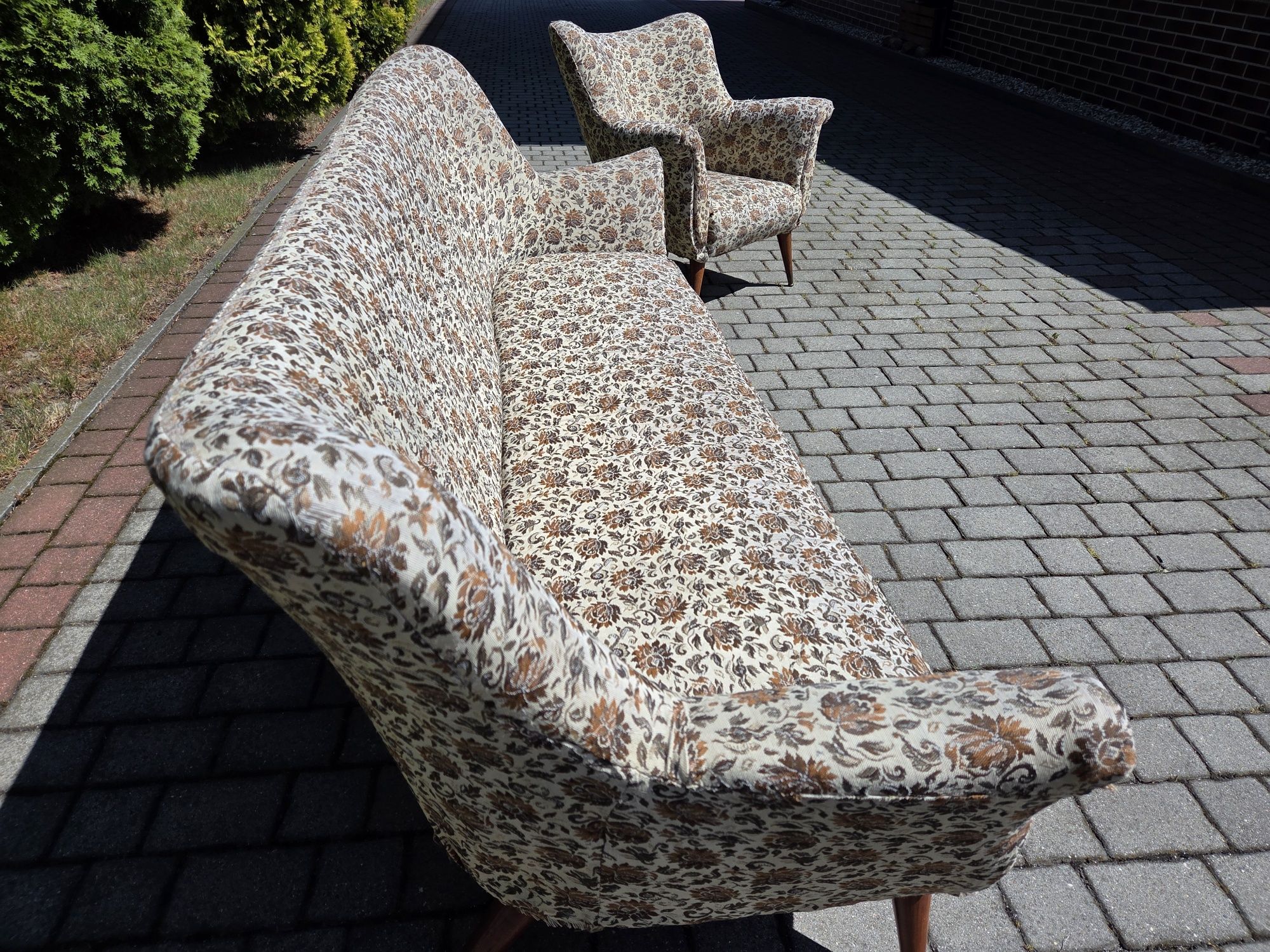 Zestaw mebli z lat 60. – sofa + 2 fotele | PRL | vintage do renowacji