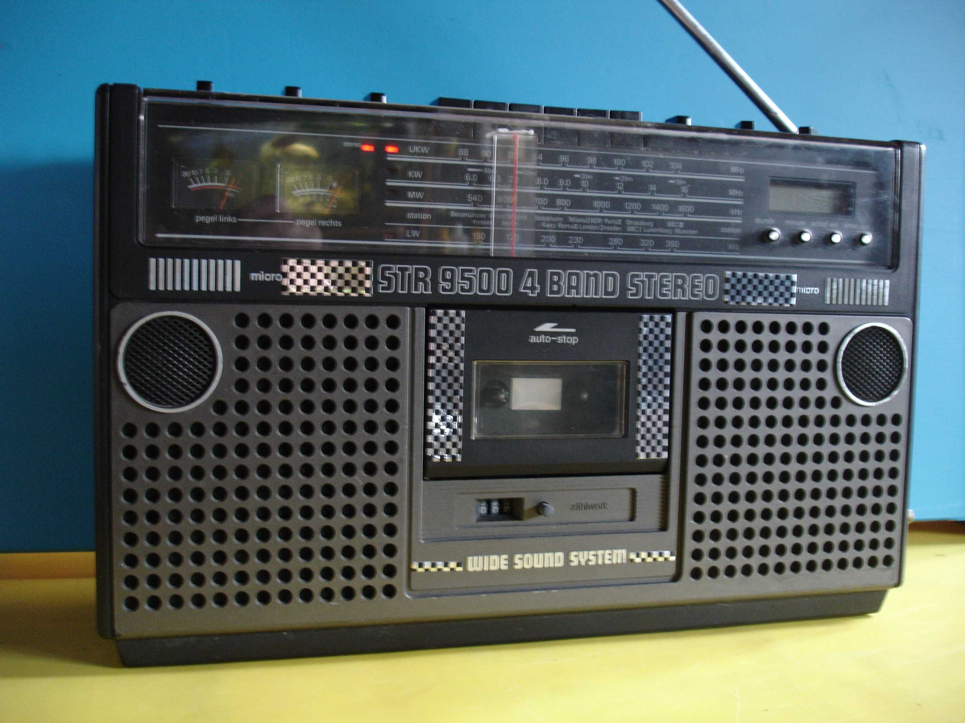 Radiomagnetofon STR-9500