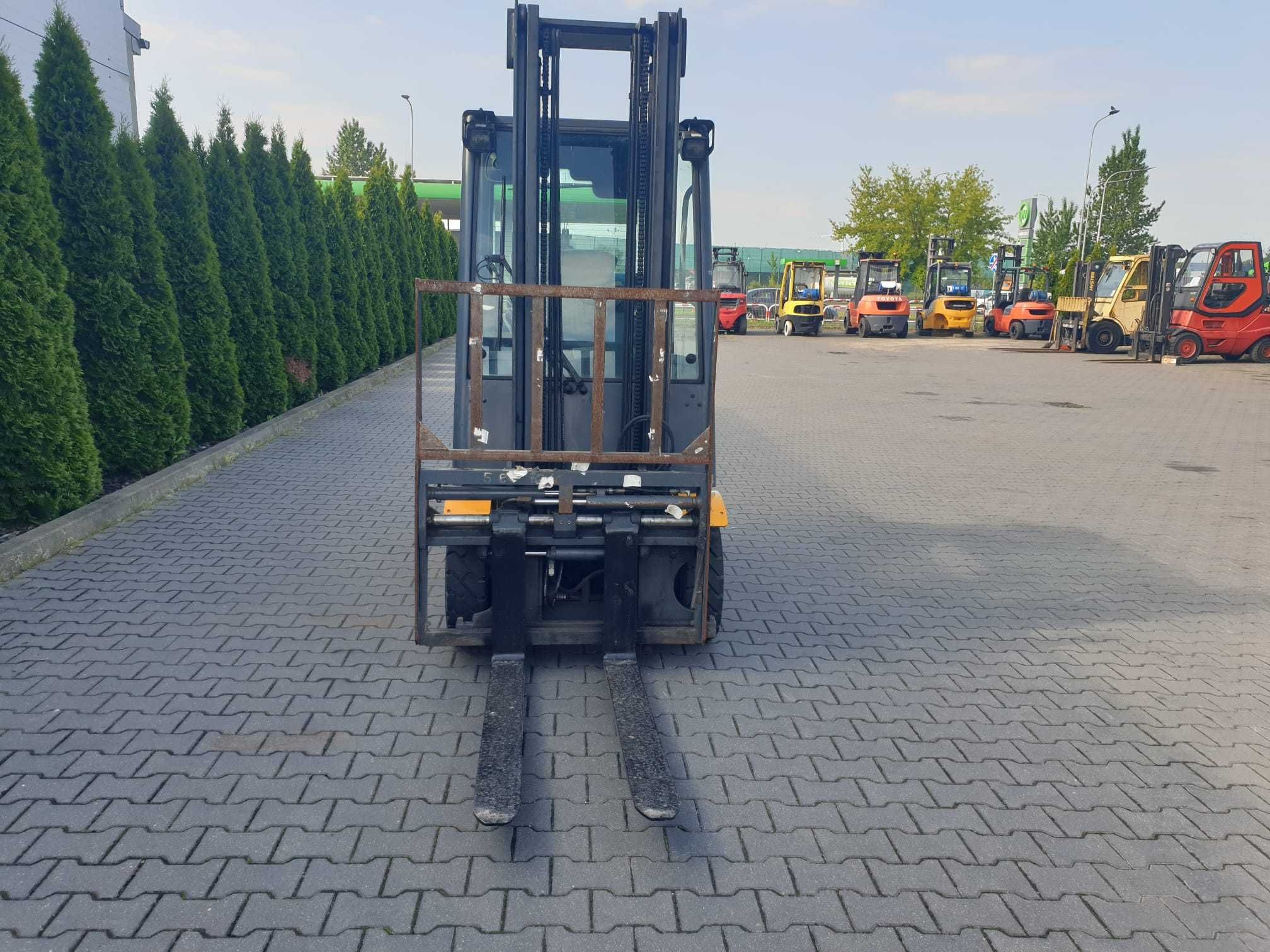 Wózek widłowy używany Jungheinrich TFG320s 2014