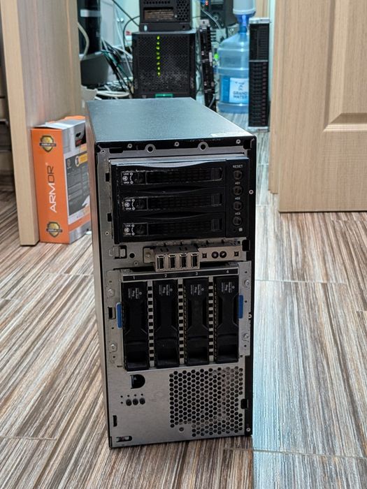 сервер HP Ml310e v2 e3 1220v3 16gb озу