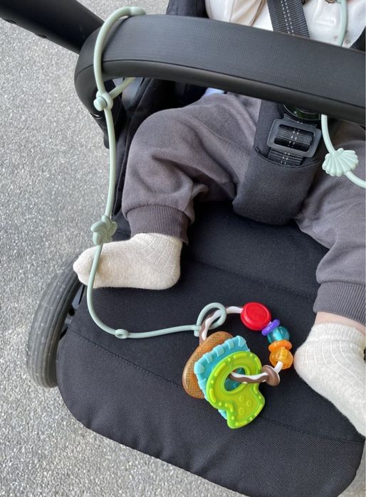 Набір необхідних іграшок для розвитку немовля від 5 міс