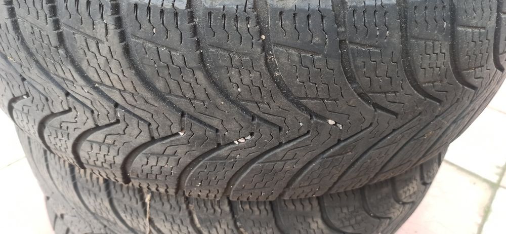 Продам зимние шины Premiorri
215/65r16 98T