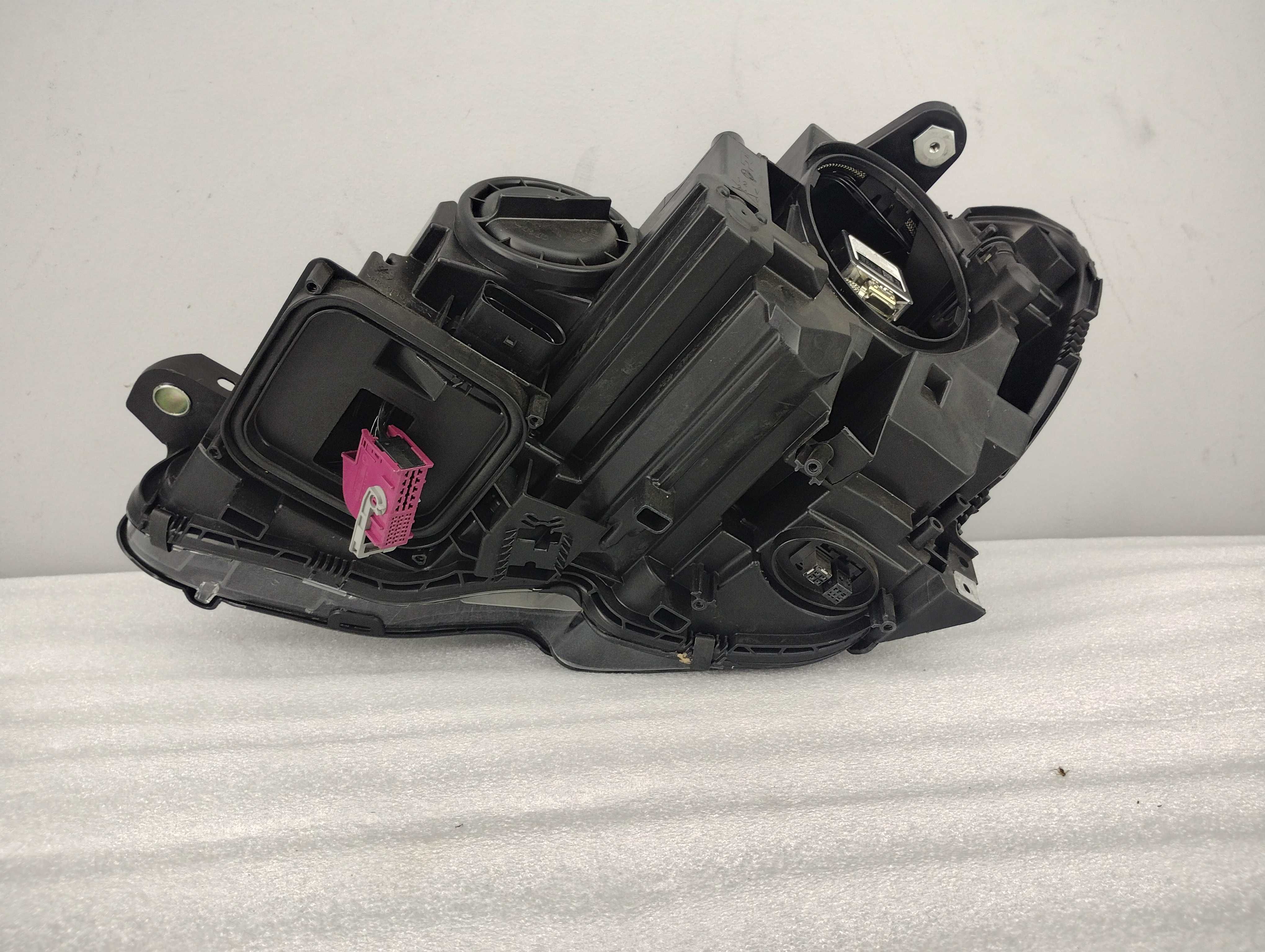 Lampa Reflektor Prawy Mercedes C-Klasa W204 Lift XENON EU! NOWA!