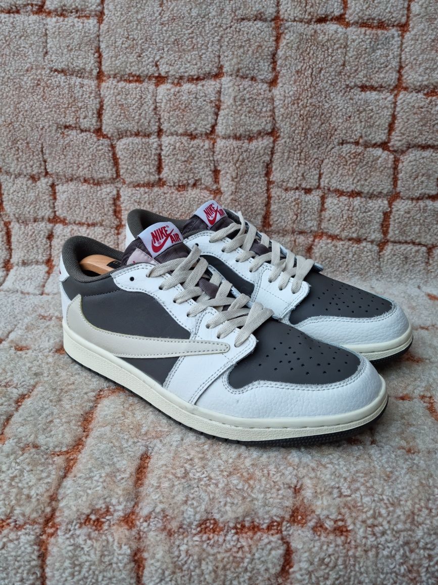 мужские кроссовки Jordan 1 Retro Low x Travis Scott Low OG