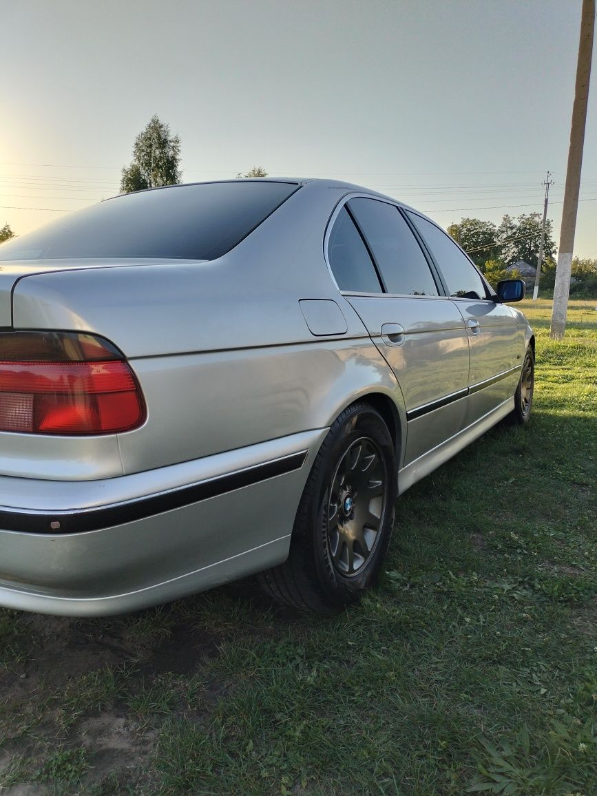 Продам BMW 520 E39