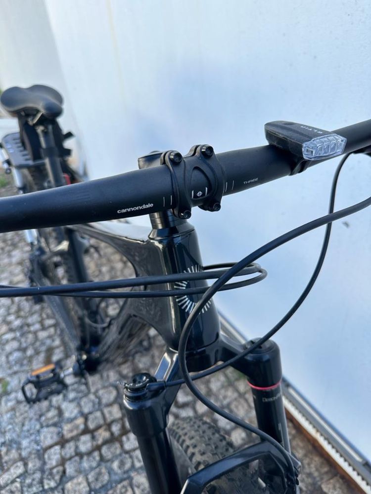Bicicleta Cannondale Scalpel HT carbono preto com acessórios