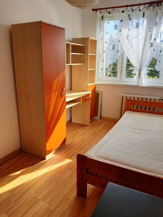 Pokój jednoosobowy, Kapuściska