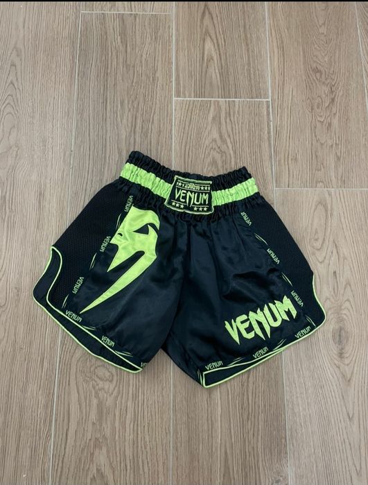 Calções novos Venum M