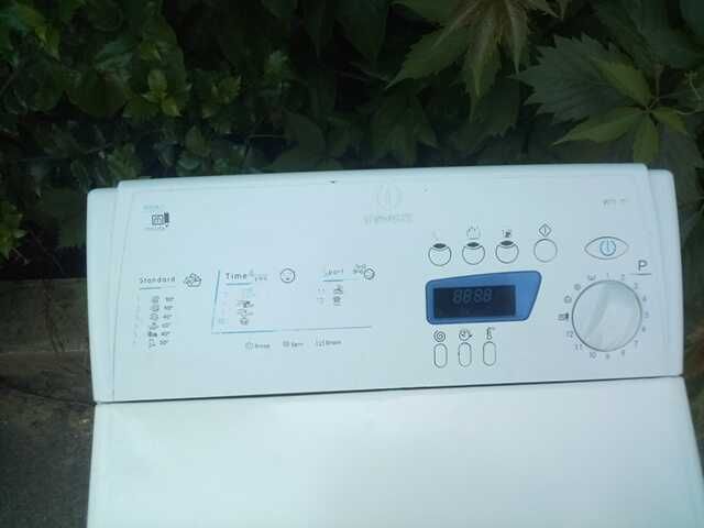 вертикальная стиральная машинка Indesit WITE 107 рабочая100% доставка