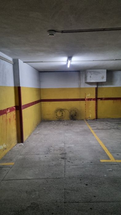Arrendo lugar de garagem (porto)