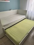 Cama de solteiro com compartimento em baixo