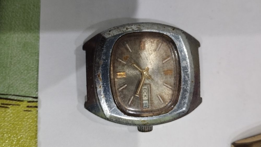 Часы "Ракета" 2 штуки