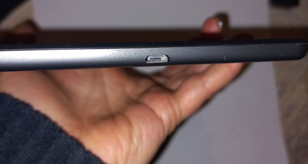 Планшет Lenovo Tab M8.